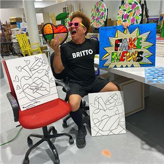 Canceled Artist or Karen Call-Out? TikTok Video Shows Disgruntled Woman Smashing a Romero Britto Sculpture